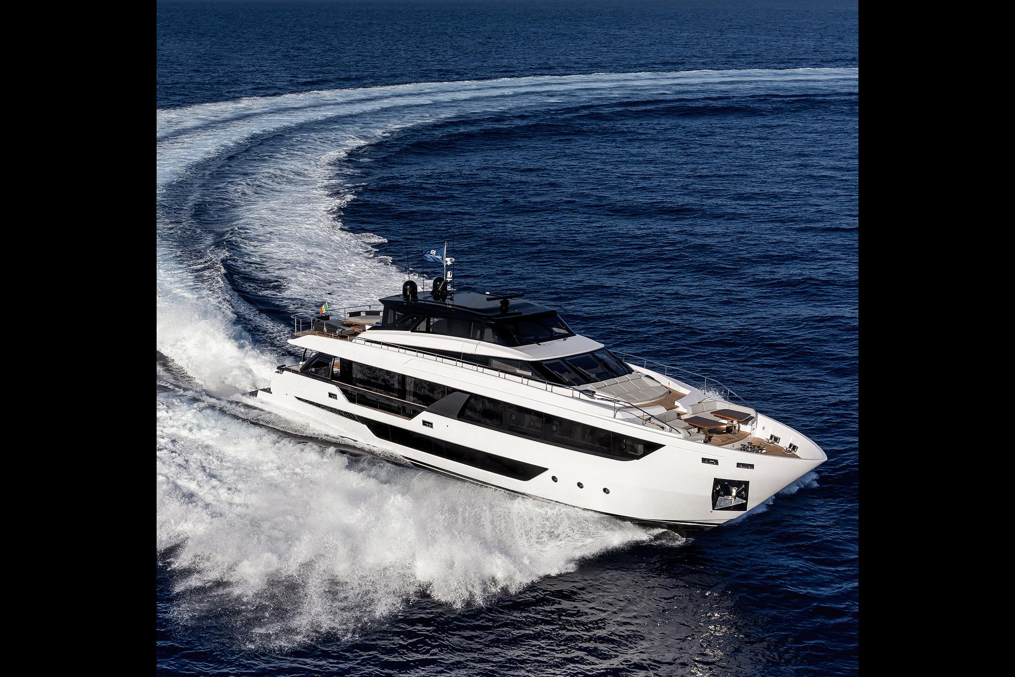 ferretti yachts 1000 for sale