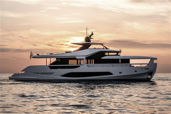 FERRETTI YACHTS INFYNITO 80