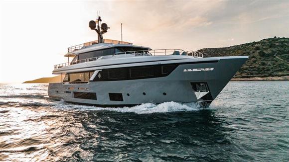 2023 CUSTOM LINE NAVETTA 30