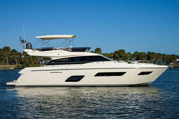 2016 FERRETTI YACHTS 550