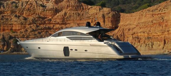 2011 PERSHING 64'