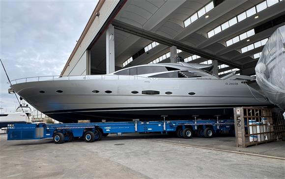 2003 PERSHING 76'