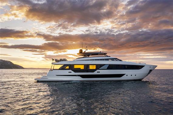 FERRETTI YACHTS 1000