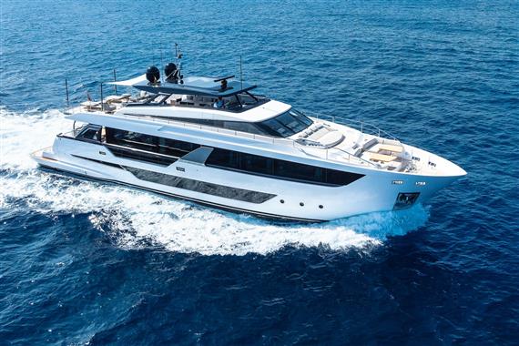 2025 FERRETTI YACHTS 1000
