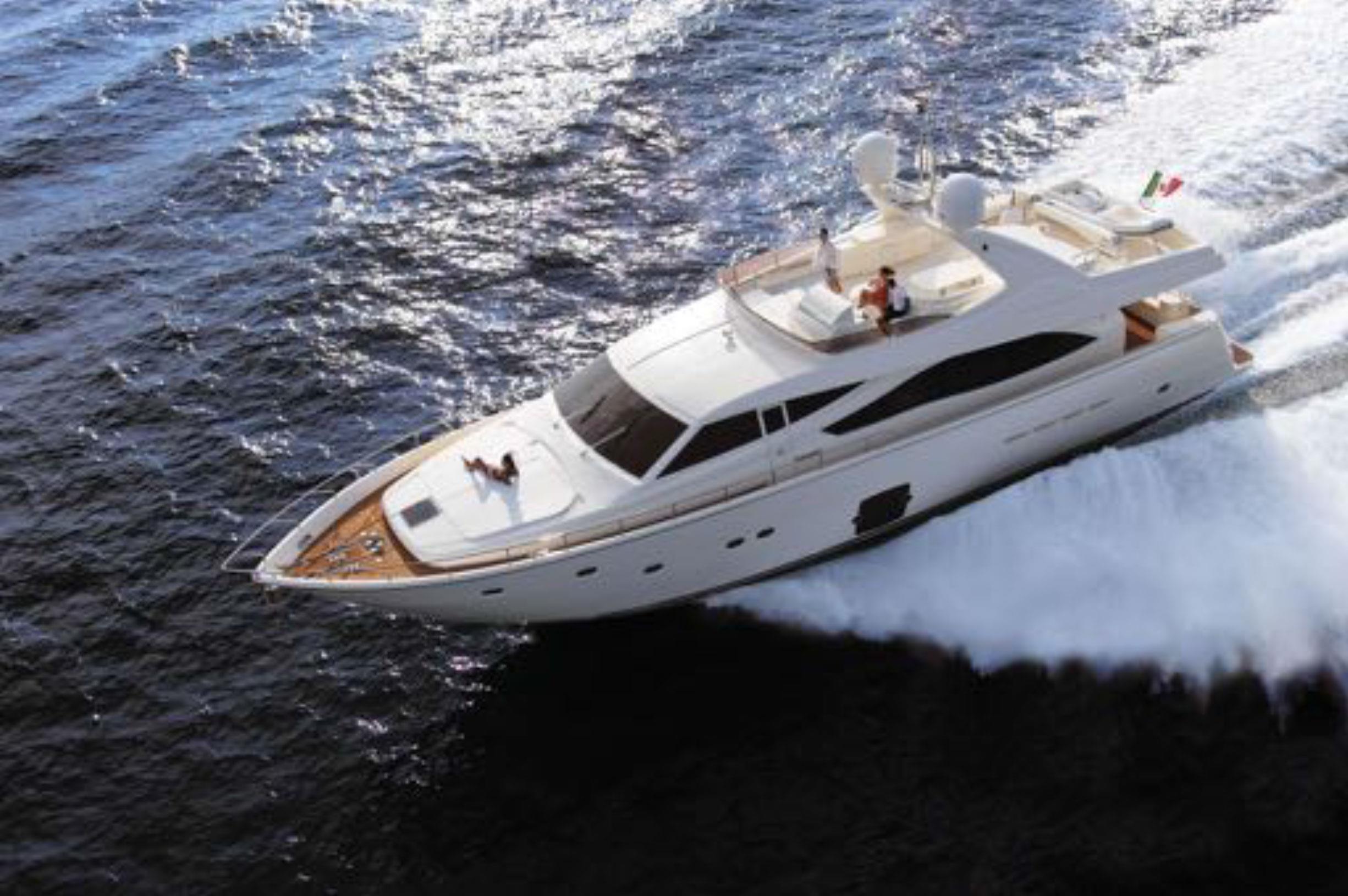 2009 FERRETTI YACHTS 830 
