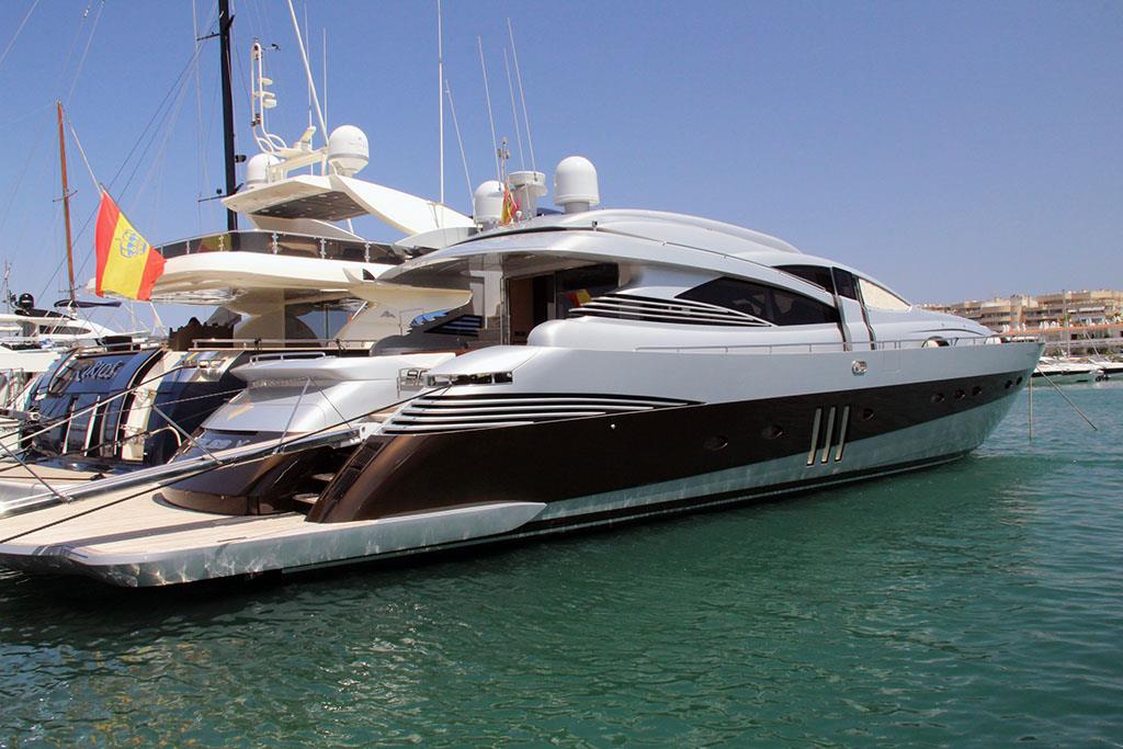 2009 PERSHING 90' 