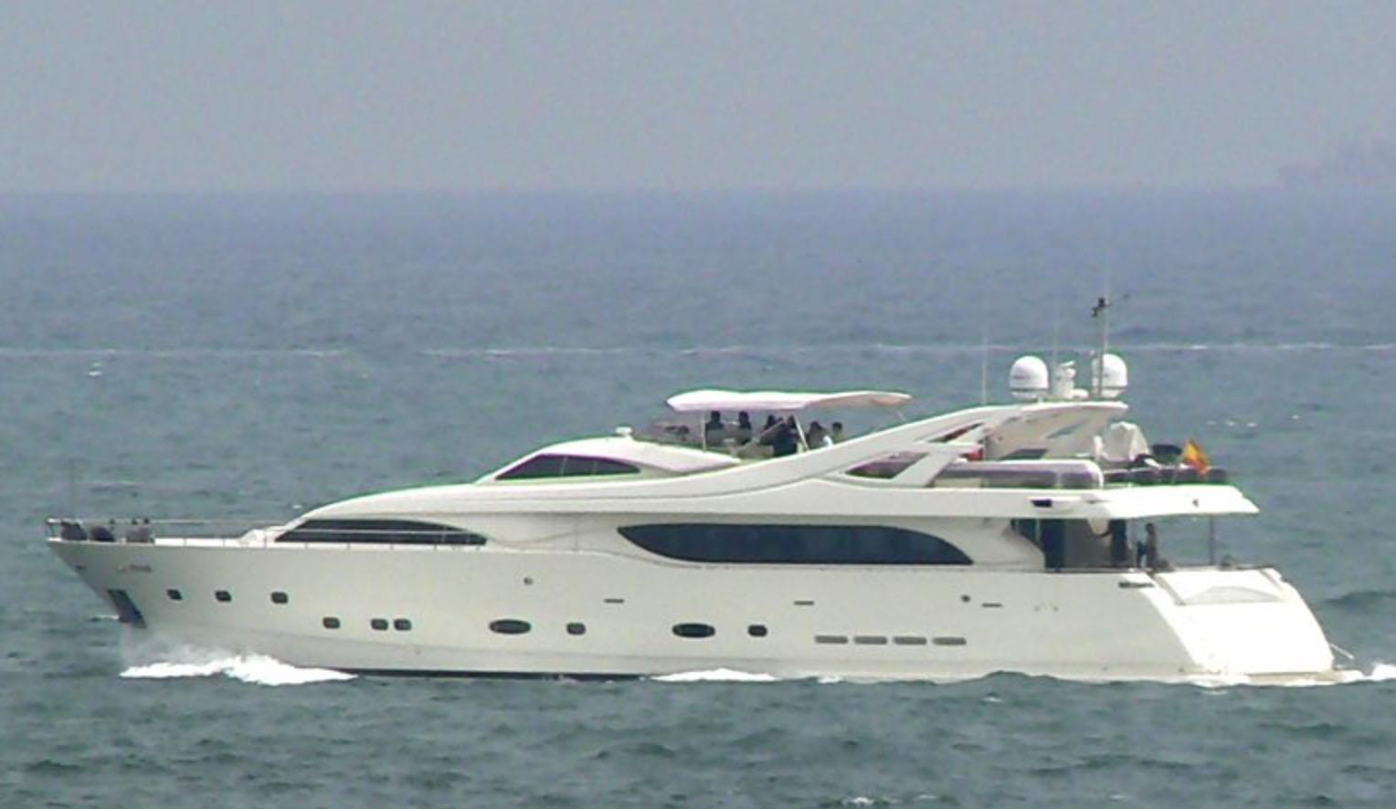 2005 CUSTOM LINE 112' 