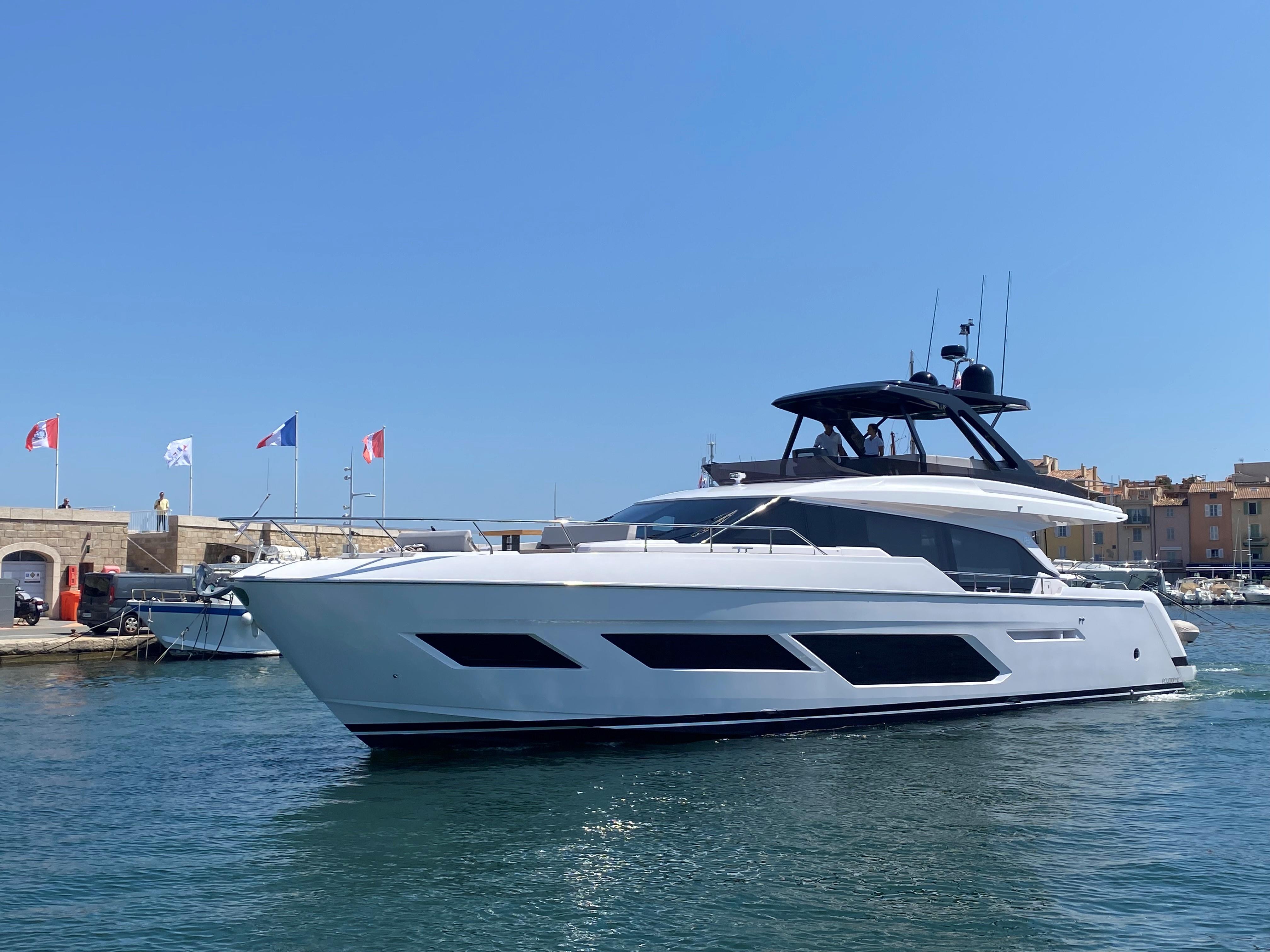 2022 FERRETTI YACHTS 720 