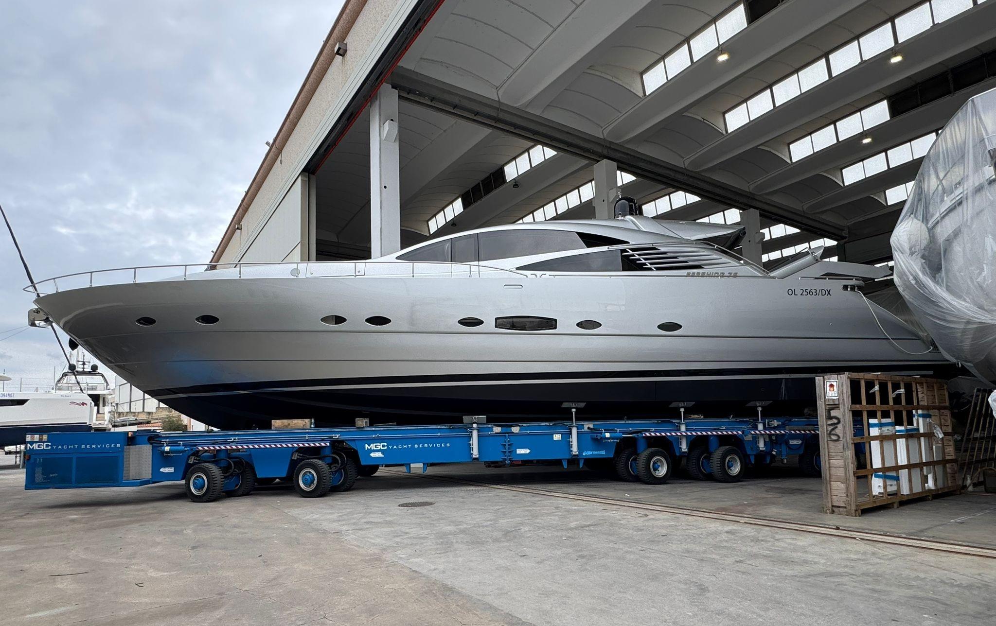 2003 PERSHING 76' 