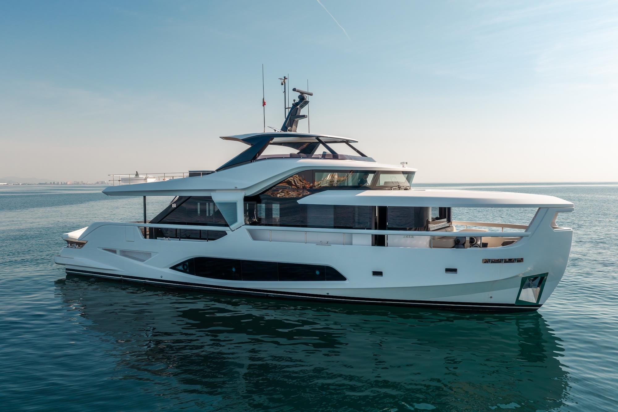 2025 FERRETTI YACHTS INFYNITO 80 